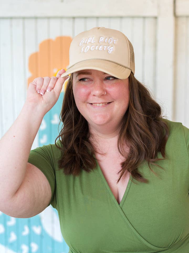 Casquette de camionneur Girl Riot Society pour la vente par Girl Riot Society by Mosaic Makers Co
