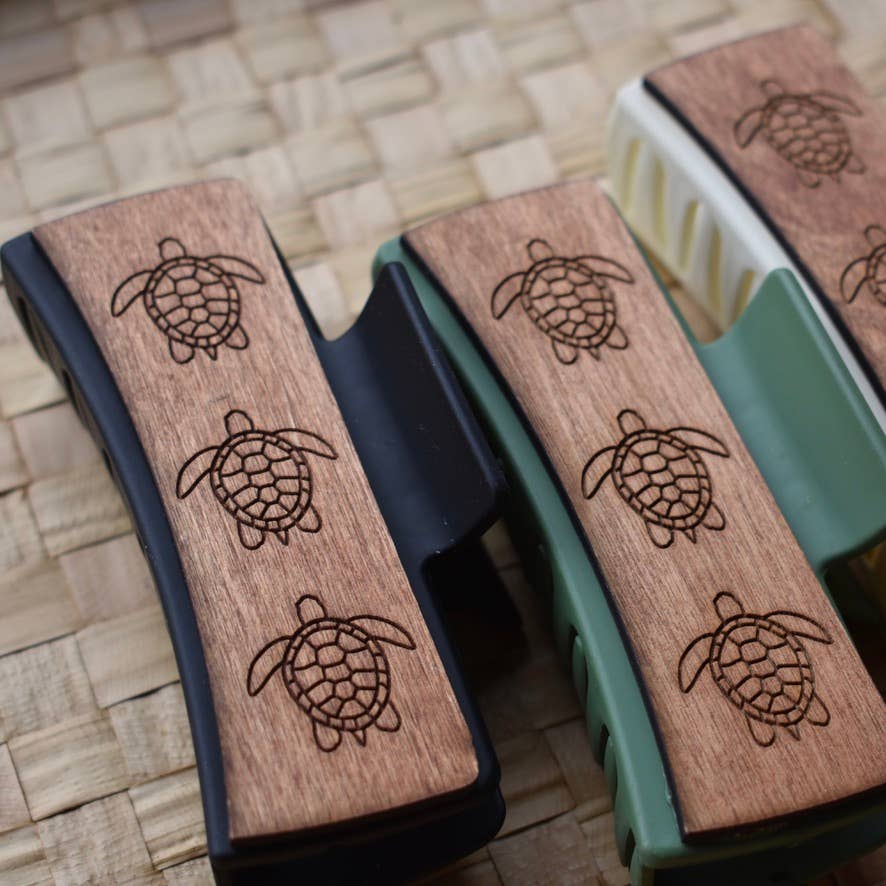 Revel Sun Hawai'i – wholesale Hårklämma - Dam – Handgjord träsnäpp med ingraverade mönster6