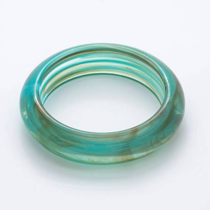 Groene Massieve Hars Acryl Brede Armband ✦ BA-21WA3400 voor wholesale door Simply Jewels