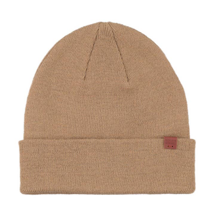 2006-01-10 BONNET BASIQUE BEIGE pour la vente par BICKLEY + MITCHELL AMSTERDAM