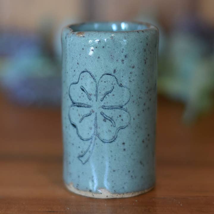 Petits gobelets - Clover/Irlandais/Luck pour la vente par Mud & Maker