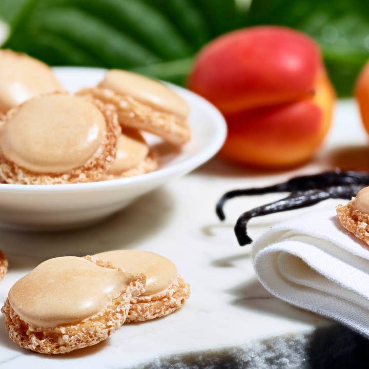 Maison Bruyere - Wholesale Cookie - Apricot Vanilla Macaroons 1