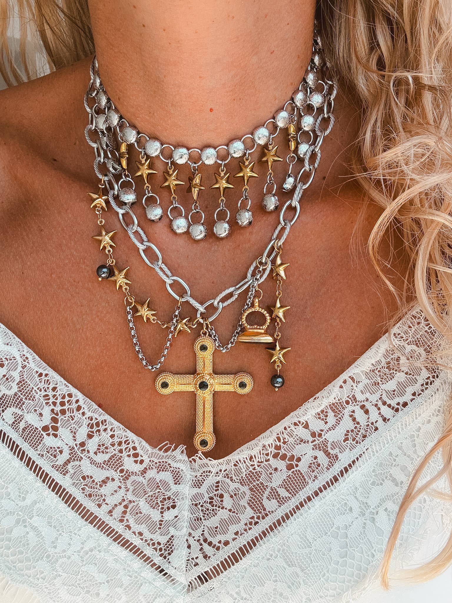 Goupi – wholesale Pendant/charm necklace – Rock star choker and cross charm necklace mix gold & silver2