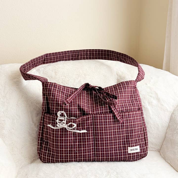 Stor rutigt bokväska med flera fickor för wholesale av The Bean Workshop