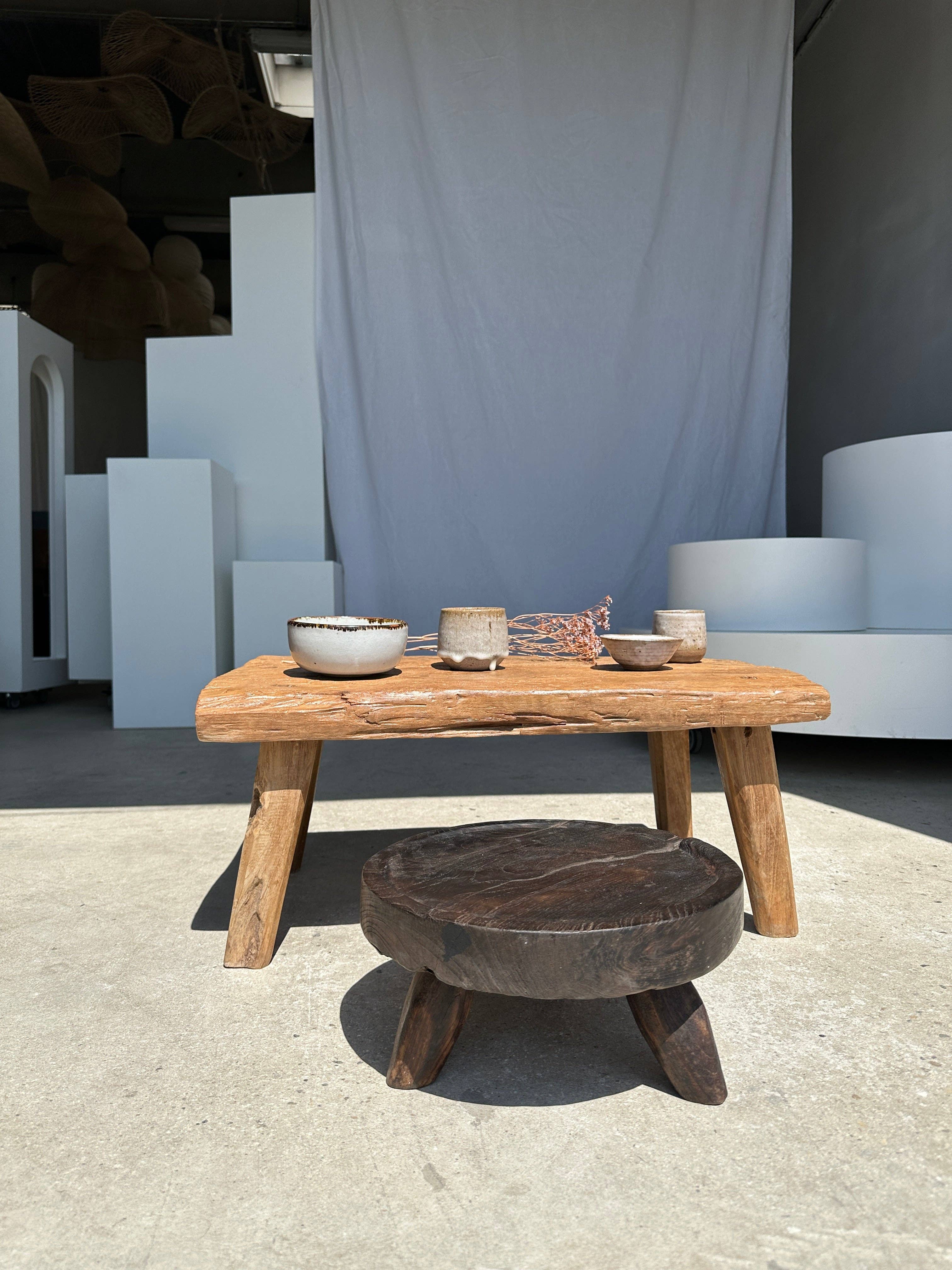 Office Objets – Großhandel Beistelltisch – Kleiner leichter Couchtisch aus hellem Teakholz mit vier Beinen H: 30 L: 63,5 B: 40 cm69