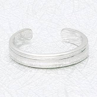 Toe ring with plain band, in silver for wholesale by S&A Fashions