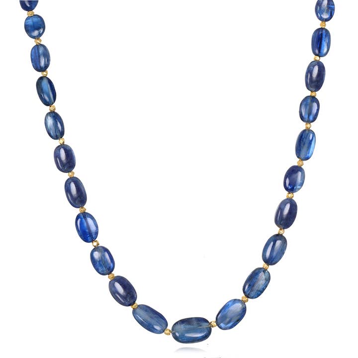 Collier étincelant ovale en cyanite polie pour la vente par Amelia Rose Jewelry