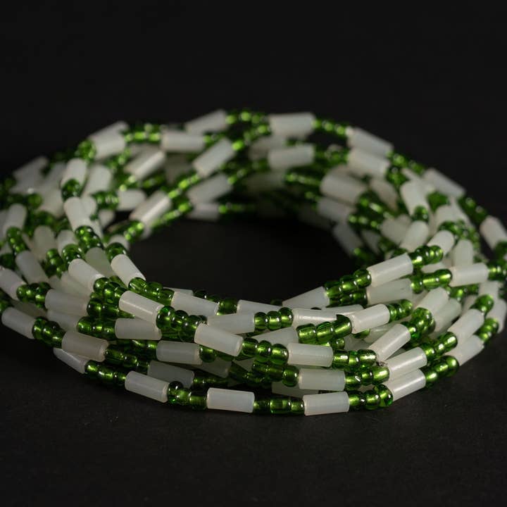 AfricanFabs - Wholesale Beads - Waist Beads / African Waist Chain - EGHE - Green / white (elastic)