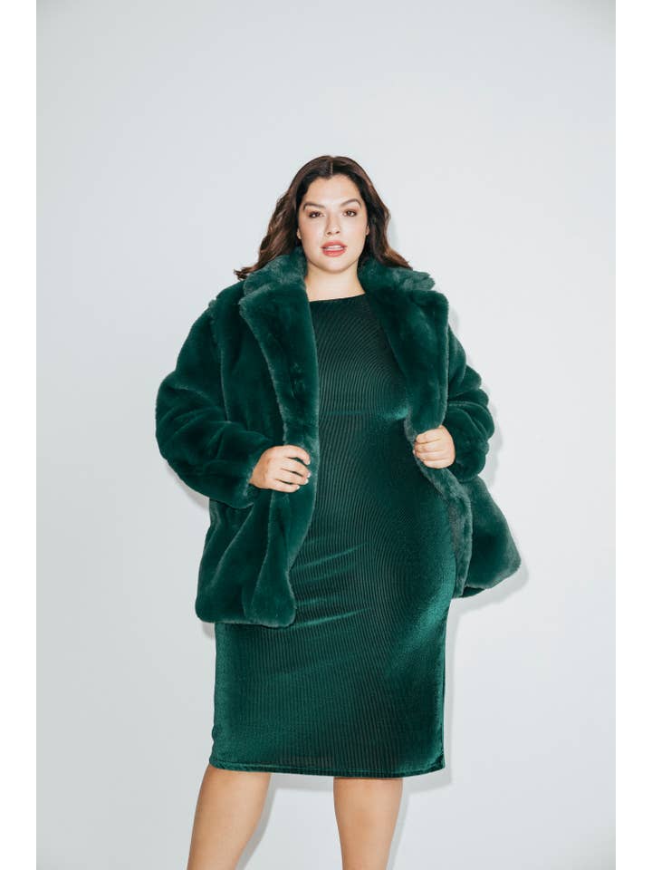 Hilary MacMillan - Wholesale Fur/Faux Fur Coat - Women's - Short Faux Fur Teddy Coat