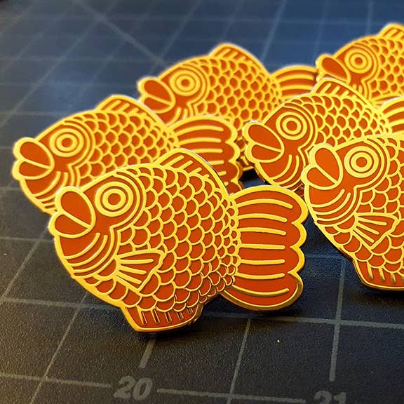 Opalescent Eel Illustration & Design - Wholesale Lapel Pin/Button - Taiyaki Hard Enamel Pin8