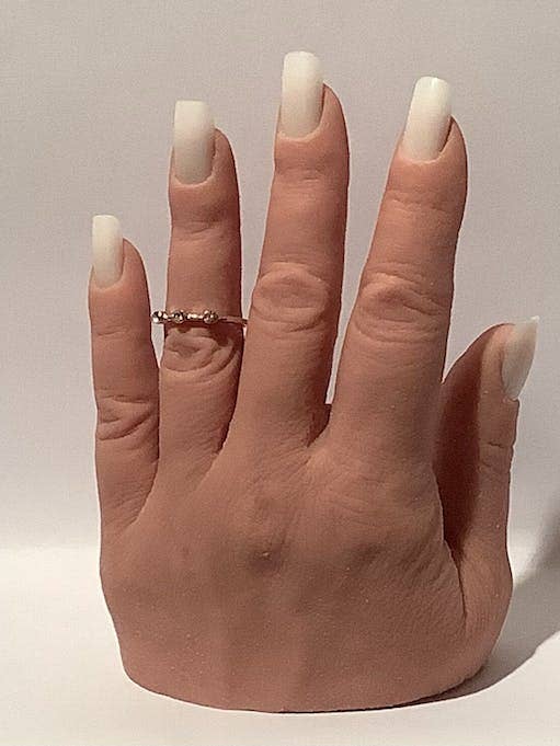 Mezza Mano 5 Normal Latina pour la vente par Regina Hands