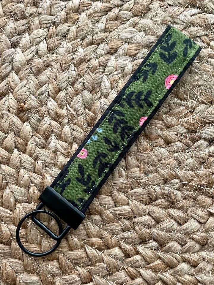 Rifle Paper Co. Pulsera tipo llavero verde con estampado floral para venta al por mayor de Designs by Rachel Joy