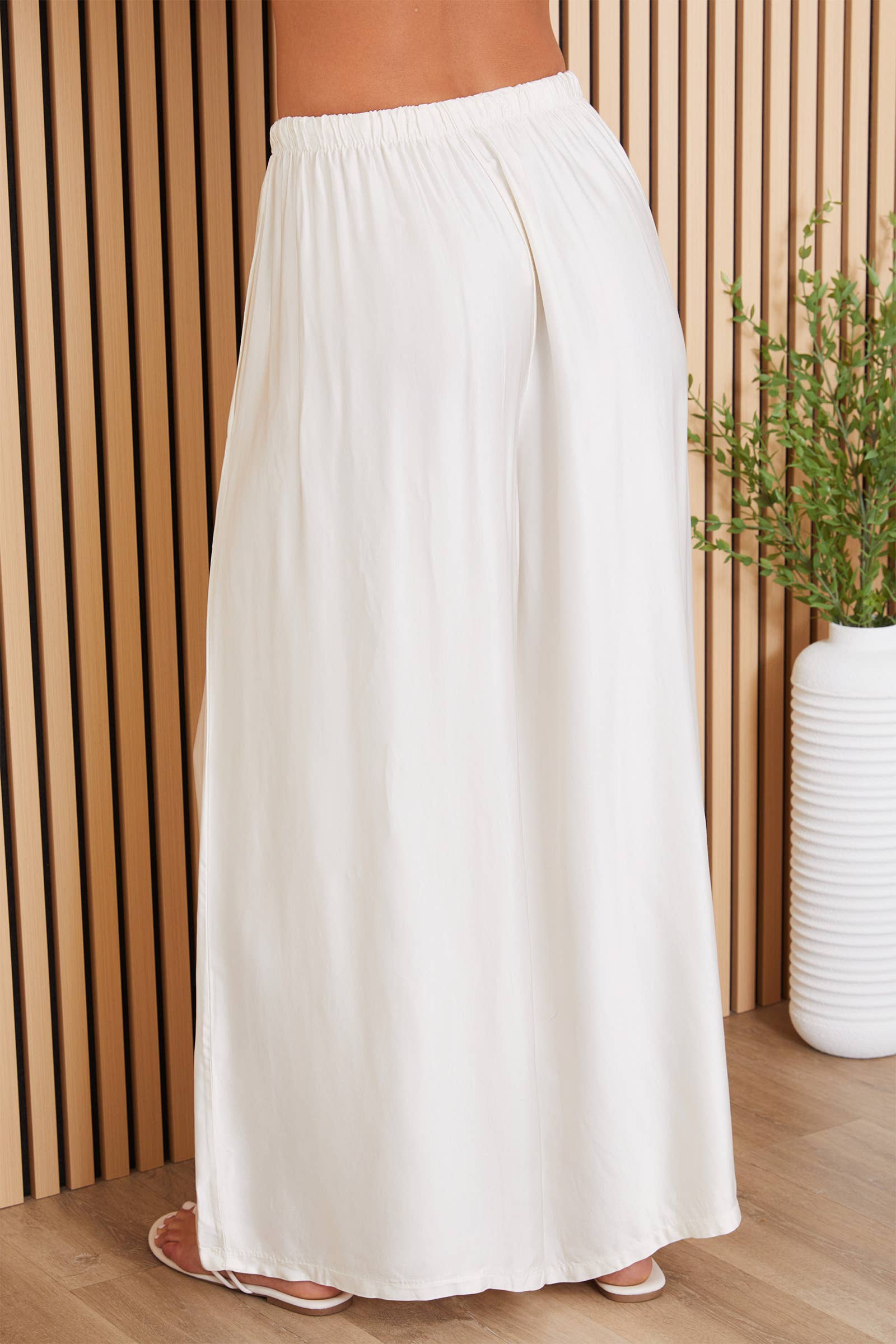 MILIO MILANO – wholesale Pants – Women's – SILKY WIDE LEG PANTS (11505)17