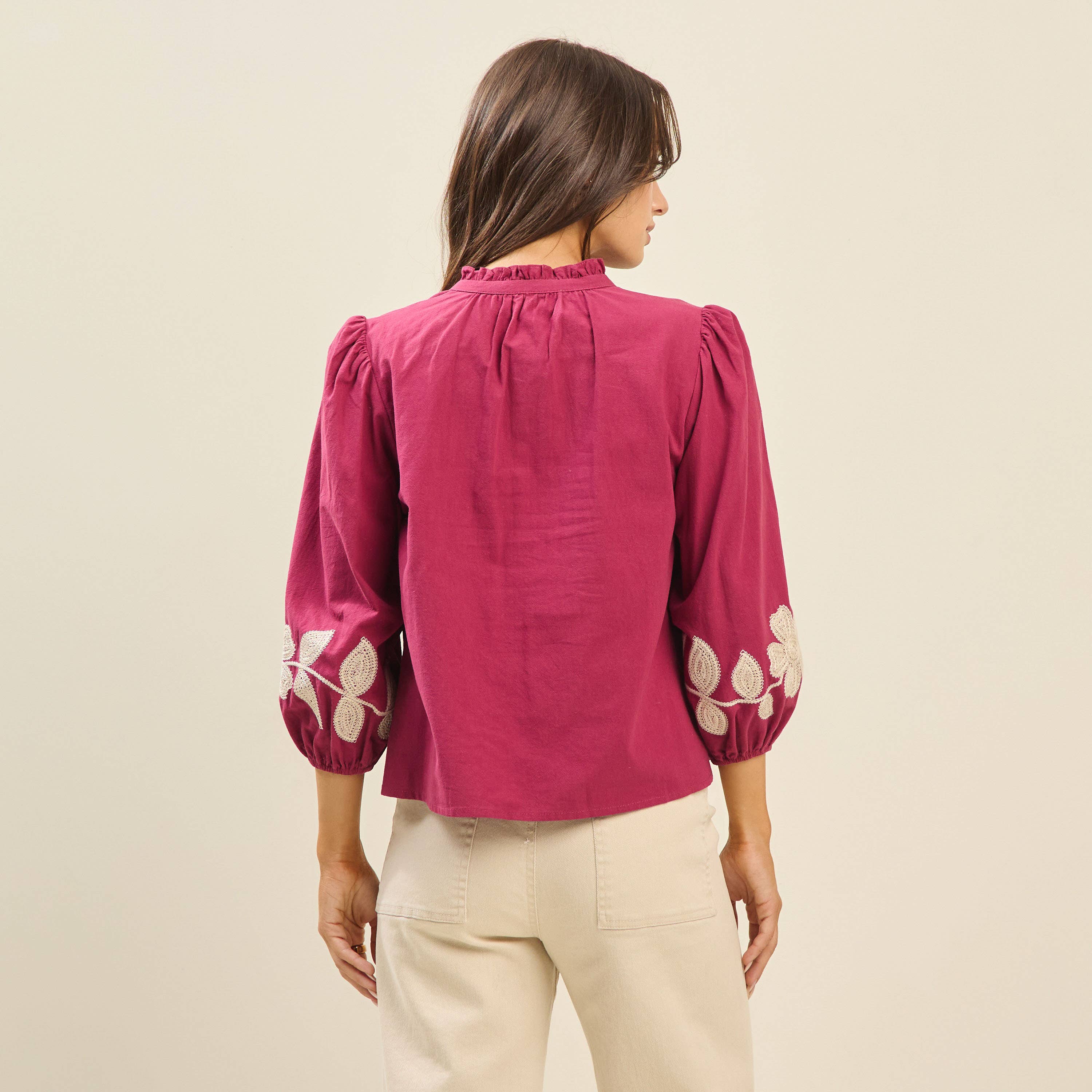 Able – Großhandel Hemd mit Button-down-Kragen – Damen – Bestickte Baumwollbluse10