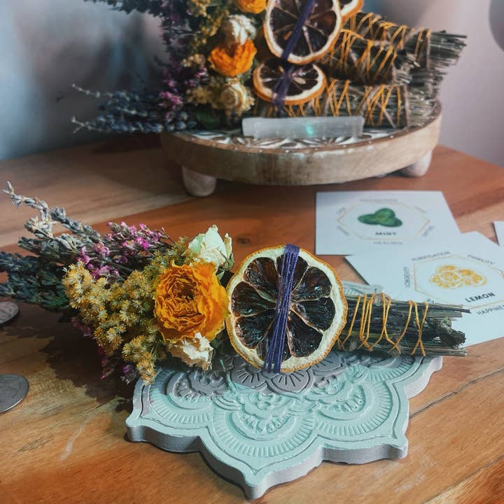CharlieHaze - Wholesale Sage Bundle - Lavender, Mint, Lemon Spring Smudge Stick