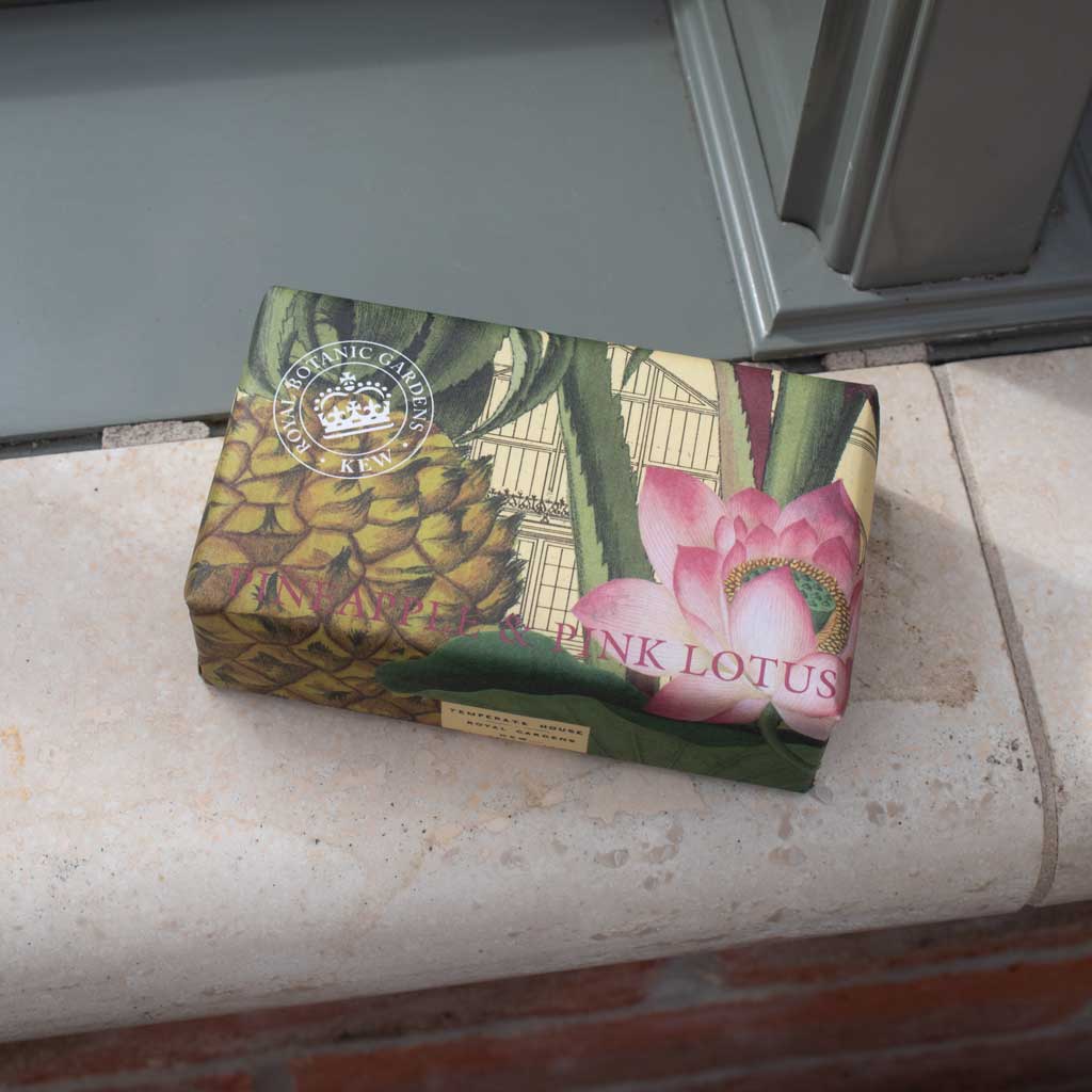 The English Soap Company – wholesale Bar Soap – Kew Gardens Pineapple and Pink Lotus Soap2