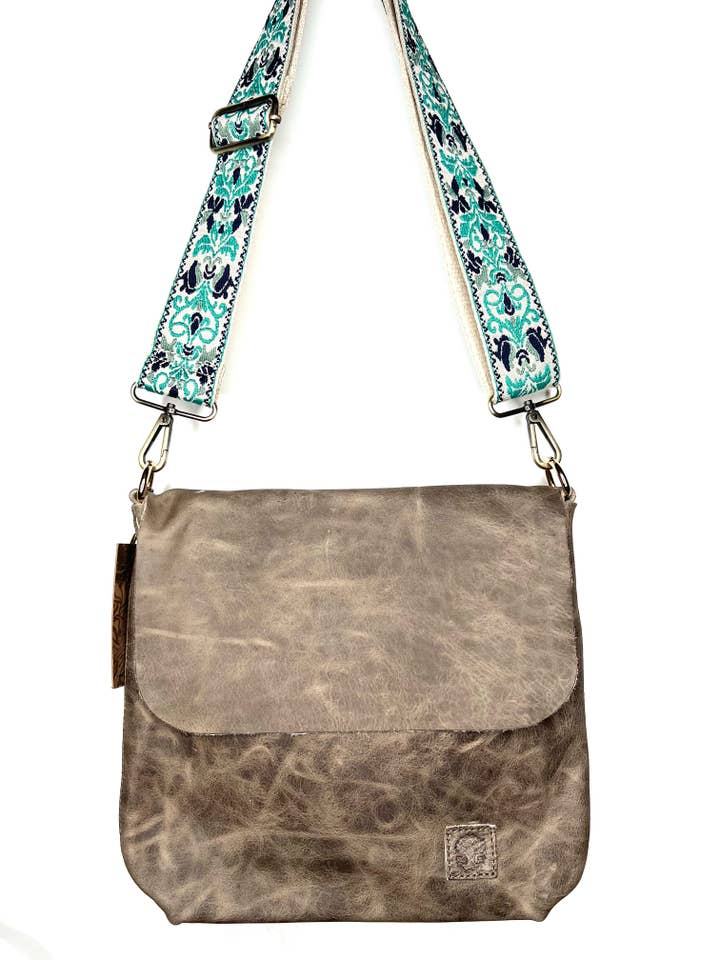 Poulet chaud : gris vintage pour la vente par Oak River Company