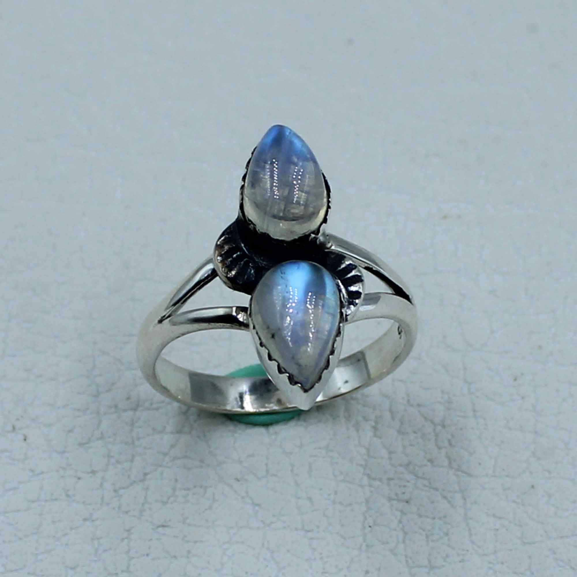 Silvex Jewelry – Engroshandel Statementring – Smuk Rainbow Moonstone Cabochon Ring1