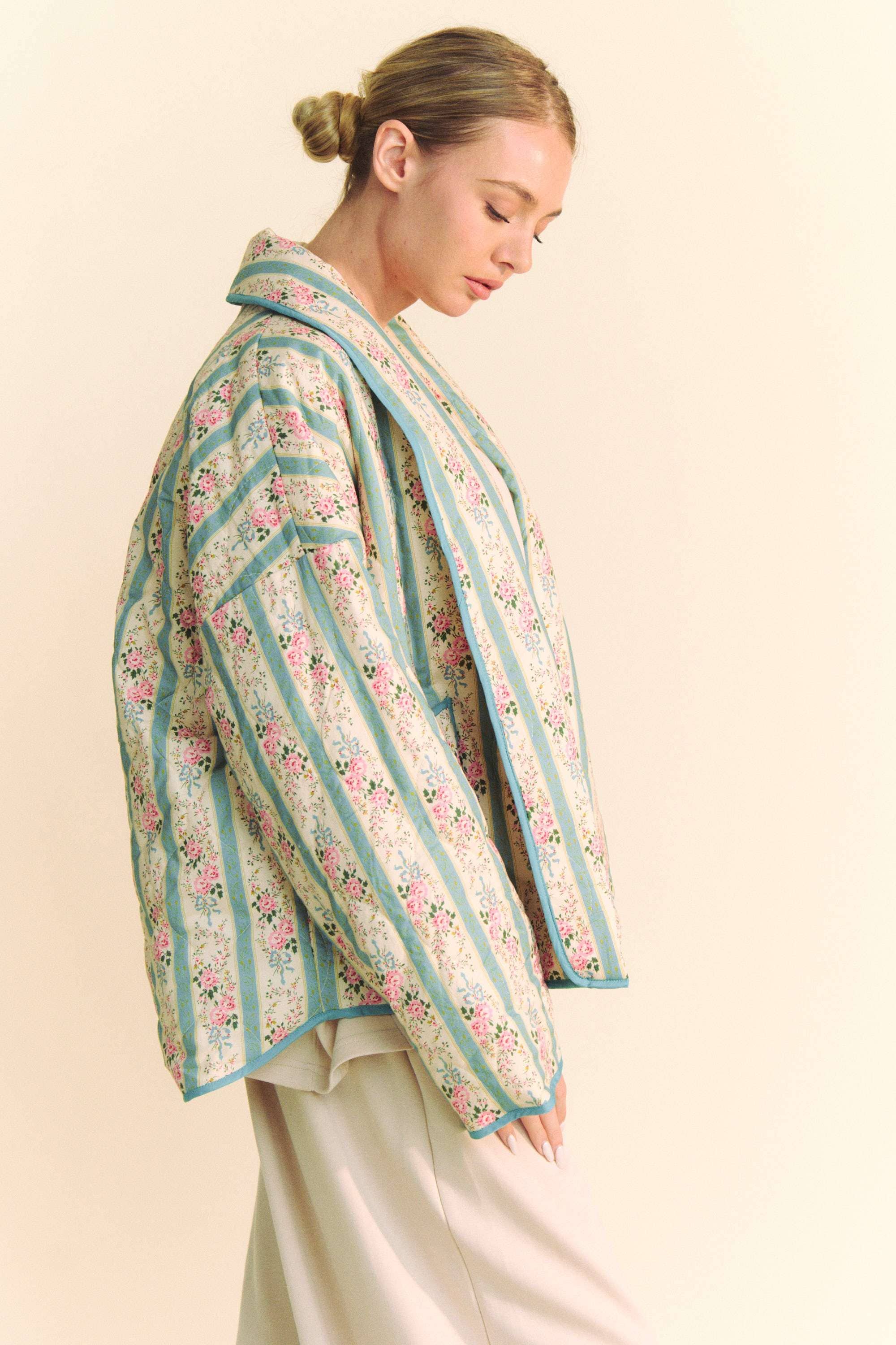 Davi & Dani - Wholesale Jas - Dames - WAIVY GEWATTEERDE OPEN JAS MET BEHANGPRINT14