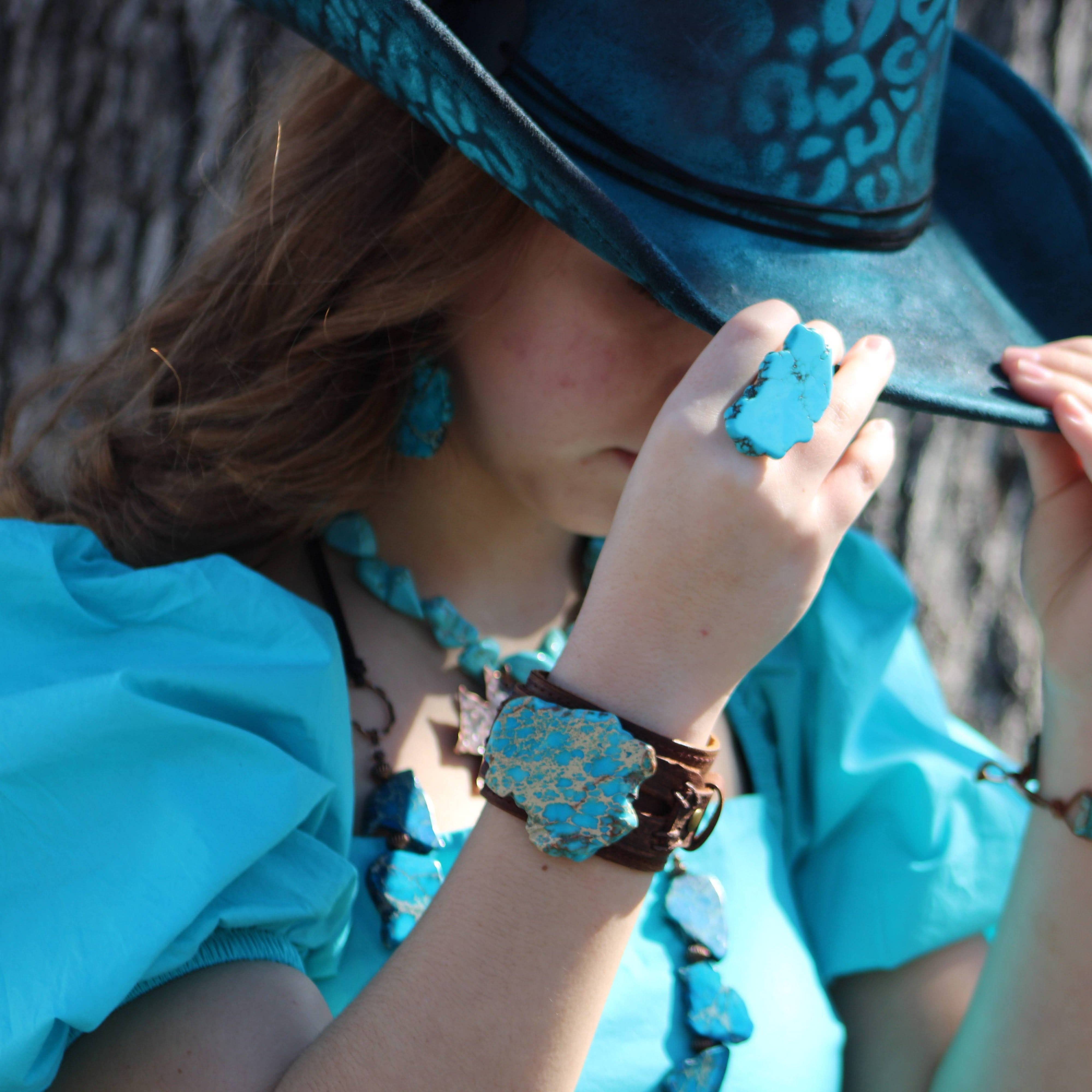 The Jewelry Junkie - Wholesale Dangle Earrings - Blue Regalite Chunky Earrings 215p1