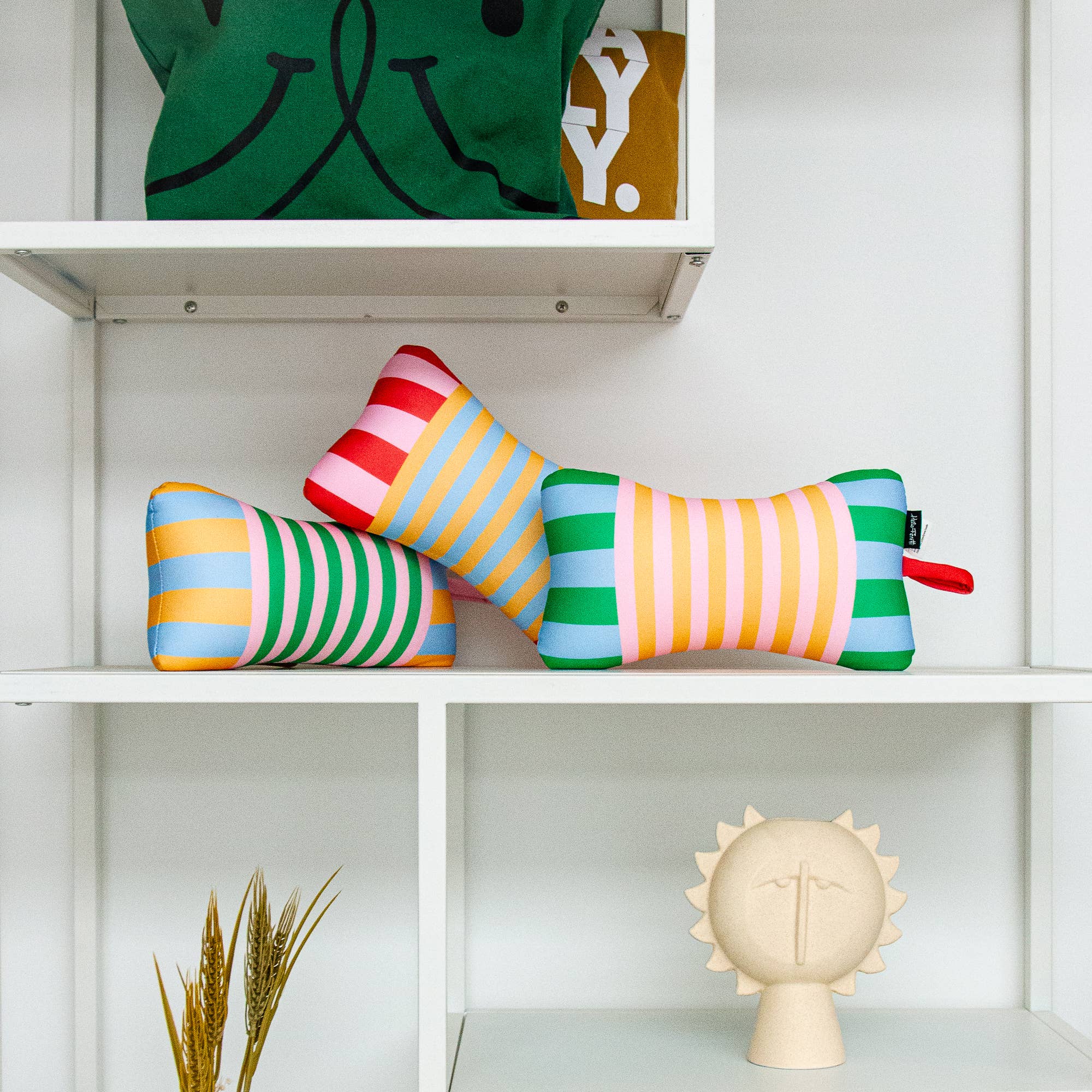 Helio Ferretti Co - Wholesale Beach Accessories - TROPICAL BEACH CUSHION HF3