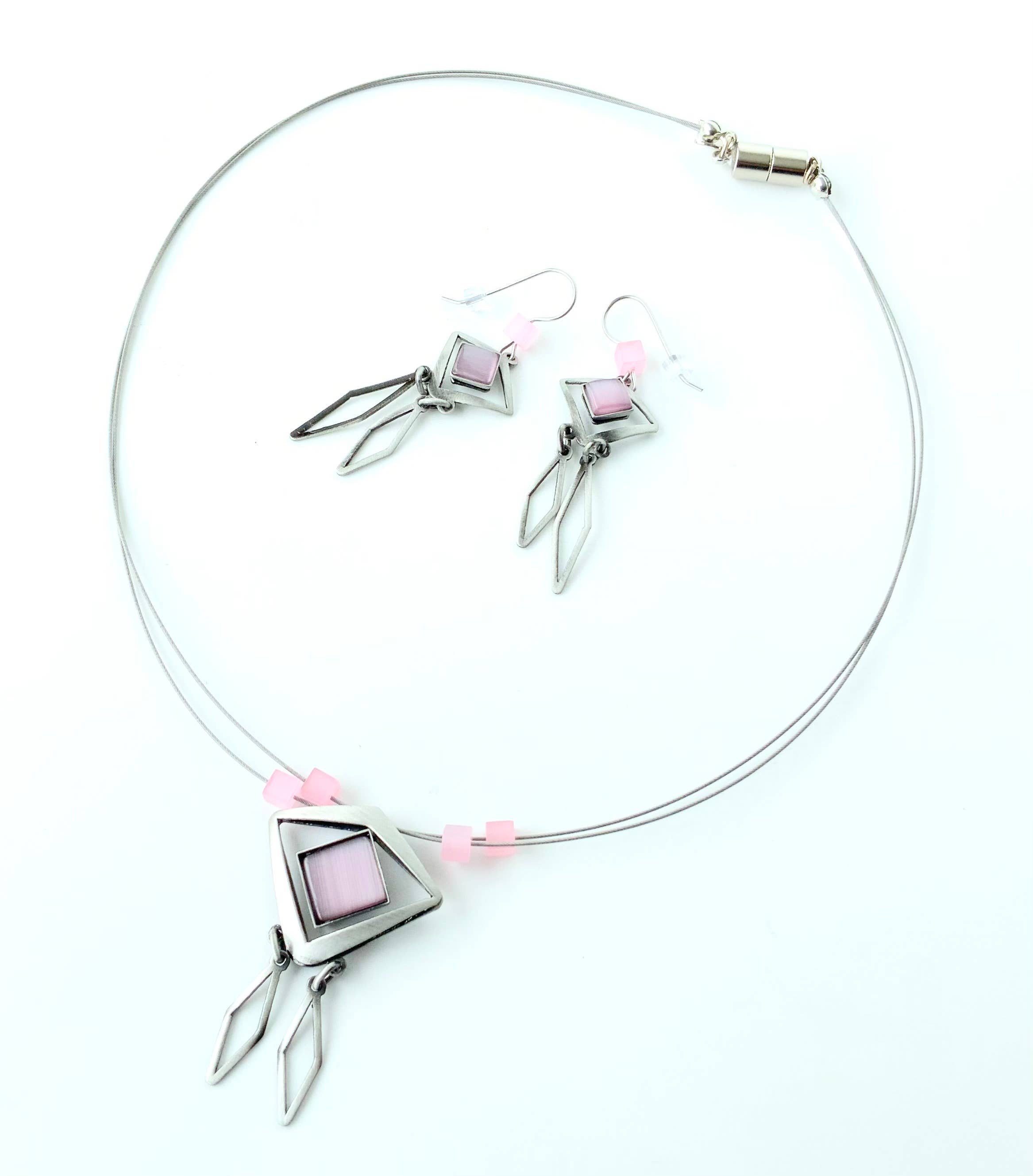 Christophe Poly / Crono Design - Vente Parures de bijoux - ENSEMBLES Préemballés (DFY1) - 6xColliers17'' & Ensembles d'Oreilles & Présentoirs Gratuits16