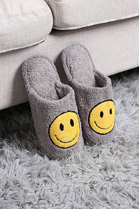 Funky Junque - Wholesale Slippers - Women's - Plush Slippers - Smiley Face - Grey2
