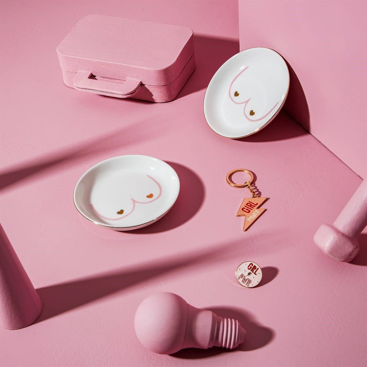 Sass & Belle Europe - Venta al por mayor Joyero de plato - Plato para objetos pequeños Girl Power Boobies2