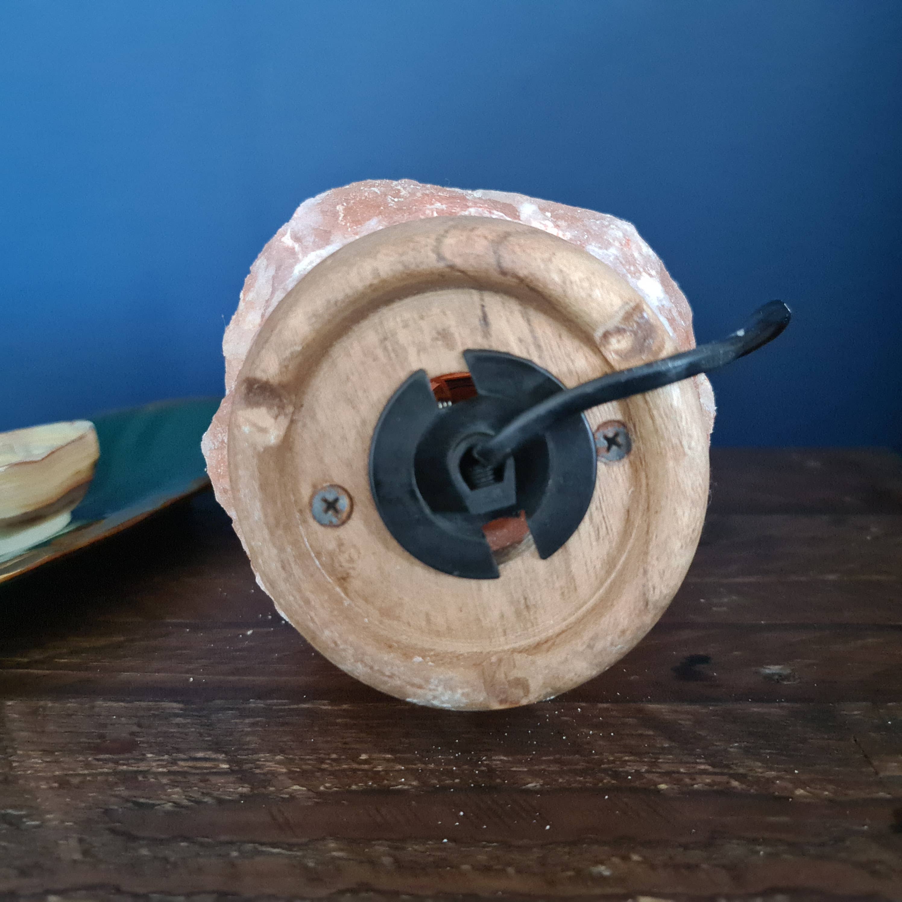 Gemstone Gifts Ltd. - Vente Lampes à sel - Lampe naturelle en cristal de sel de l'Himalaya (artisanale) plusieurs tailles3