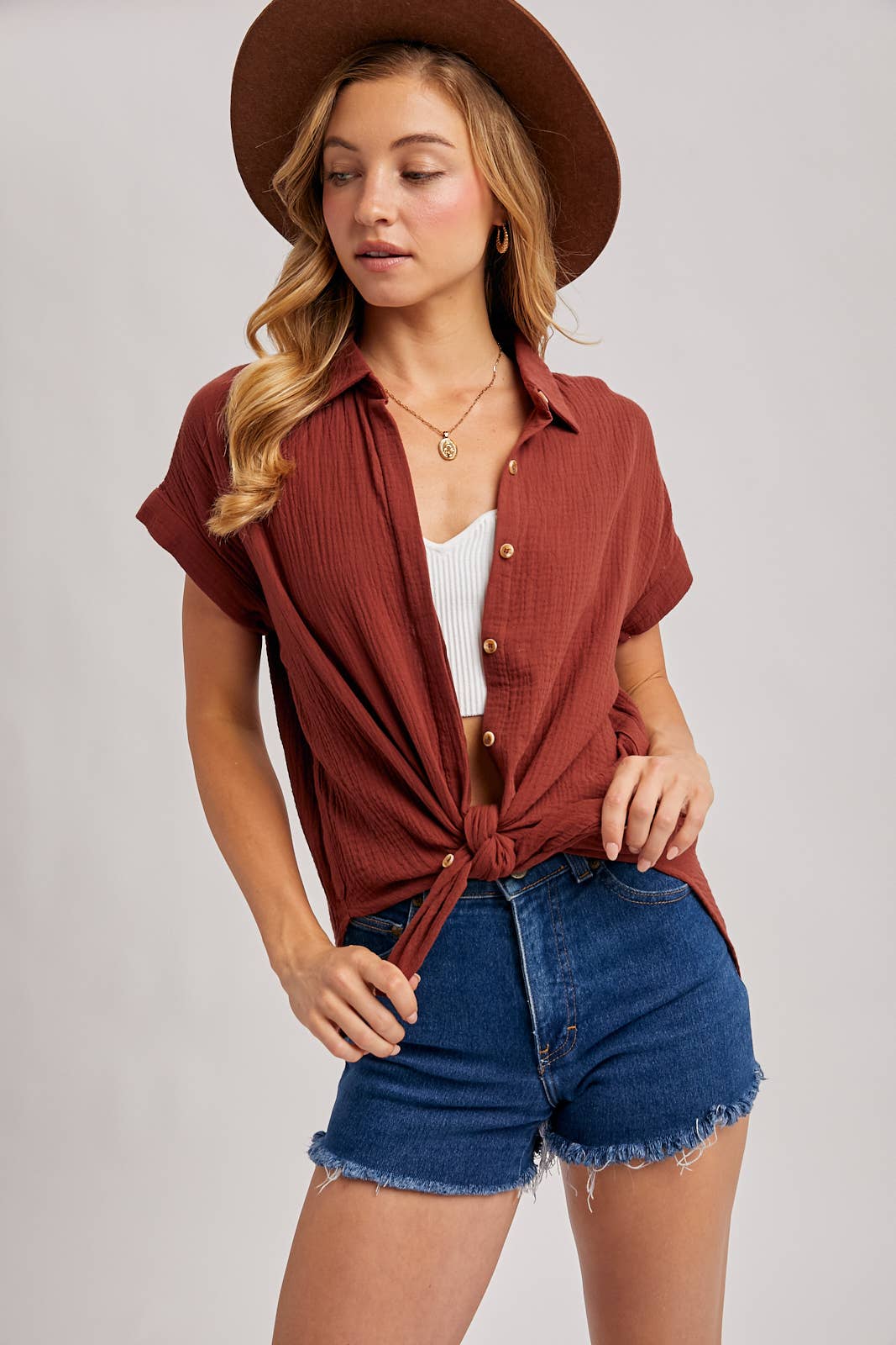 Bluivy – Großhandel Hemd mit Button-down-Kragen – Damen – Essentielles Baumwollhemd mit Knopfleiste18