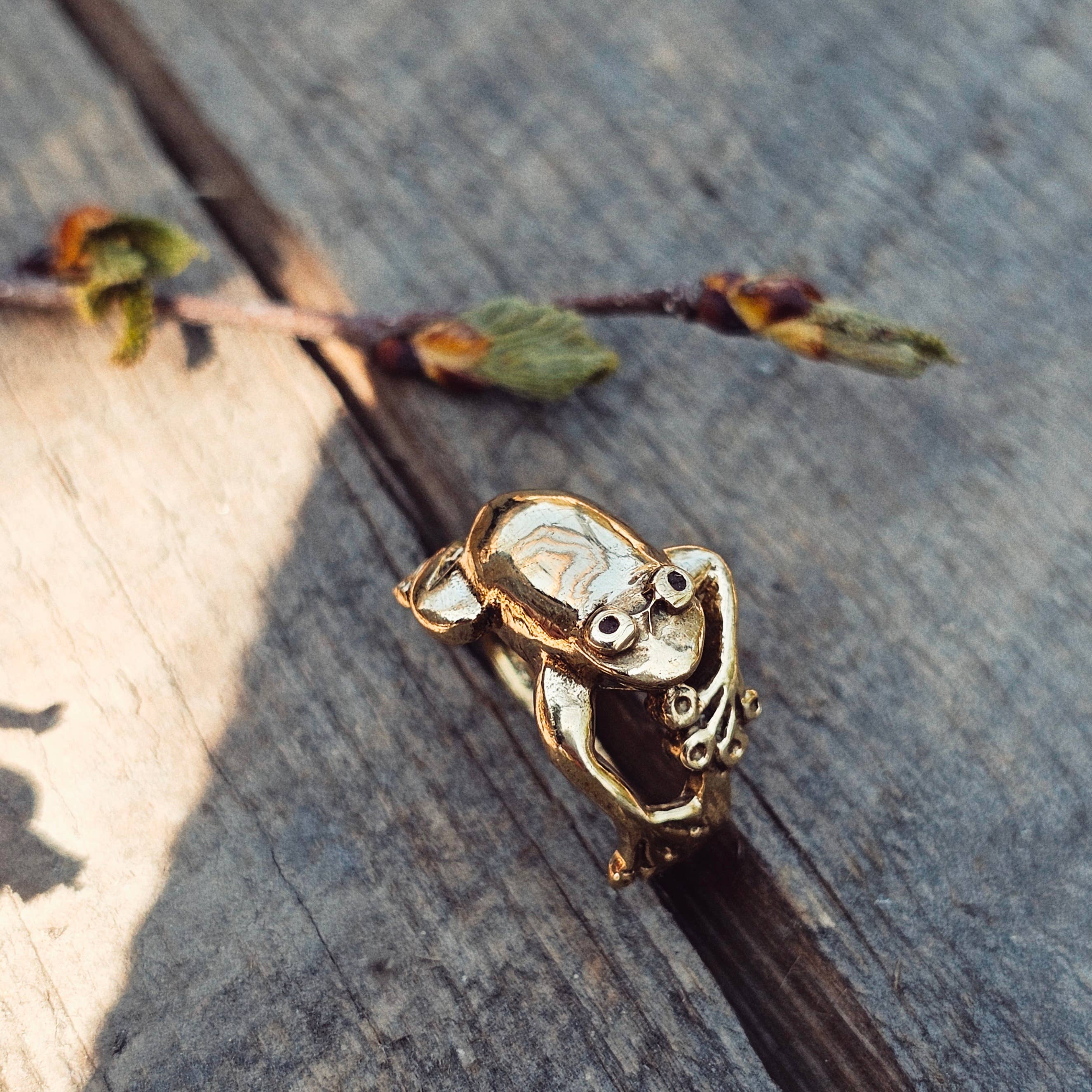 Bisjoux - Vendita all'ingrosso Anelli cocktail/statement - Anello a forma di rana in ottone regolabile, grazioso gioiello naturale 5