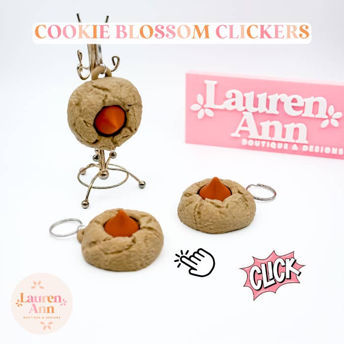 JORDNÖTSSMÖR BLOSSOM COOKIE CLICKER FIDGETS – BEGRÄNSAD UTGÅVA! 🍪✨ för wholesale av Lauren Ann Boutique & Designs