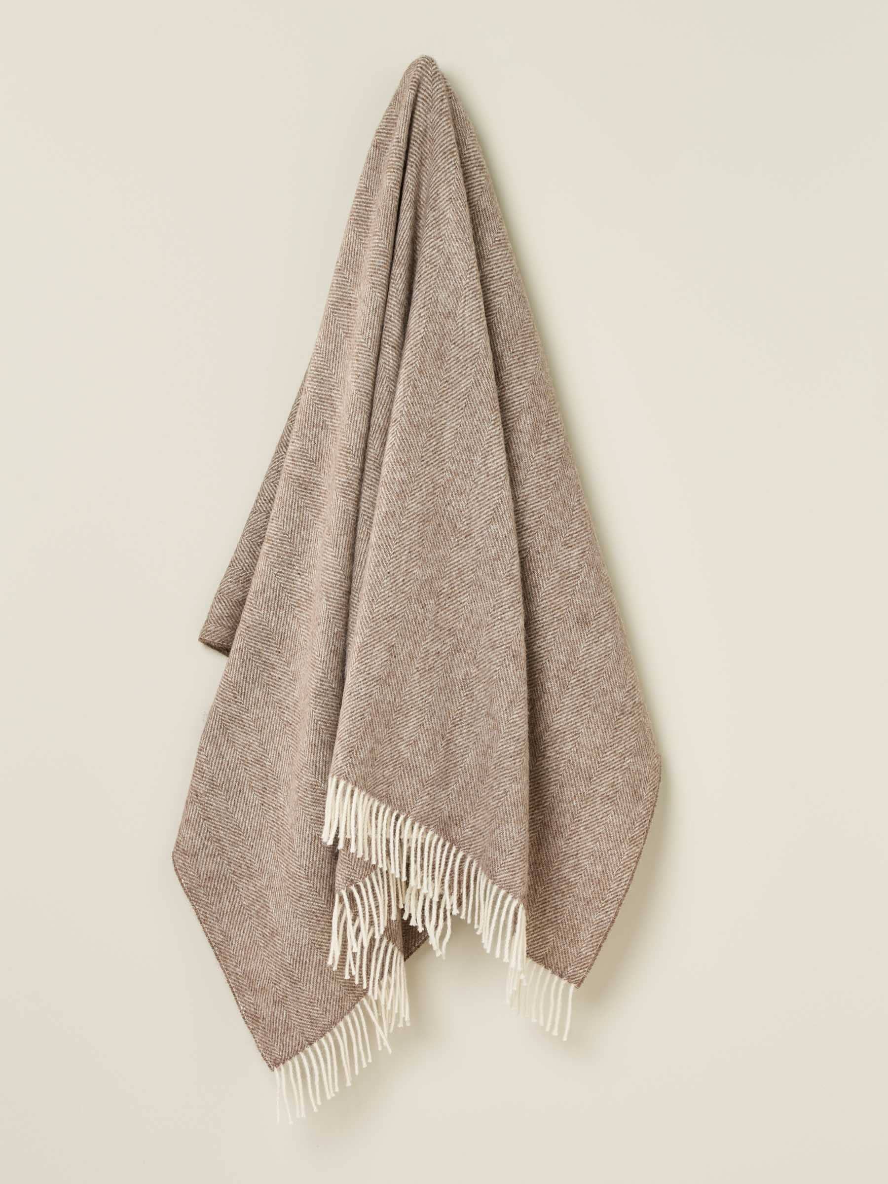 Bronte by Moon – Engroshandel Tæppe – Sildebensmønstret Britisk Uldtæppe0