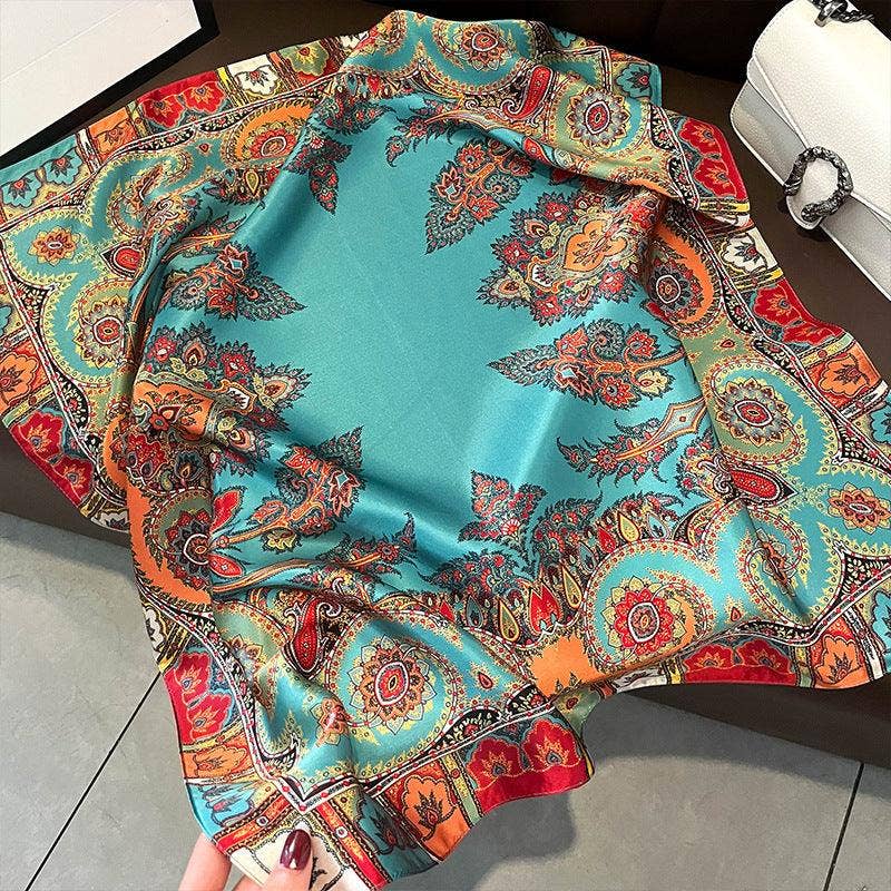 SueSilkHK - Vendita all'ingrosso Sciarpa - Donna - Sciarpa di lusso in seta di gelso con motivo paisley verde pavone, sciarpa in seta di gelso 100% 70 cm, scialle in seta, regalo per lei1