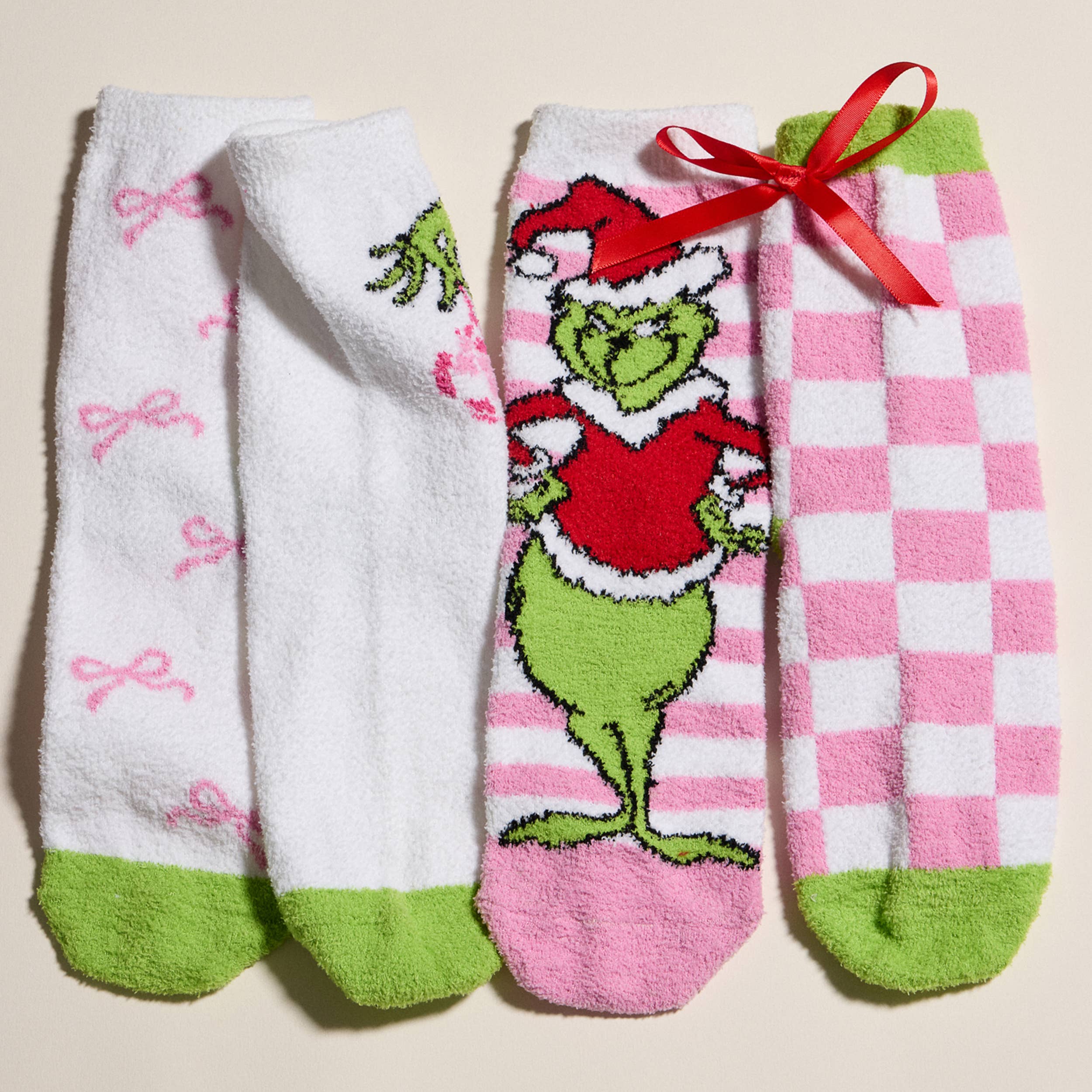 Hana - Wholesale Socks - Women's - Christmas Theme Printing Winter Fuzzy Cozy Socks (4 Pairs)1