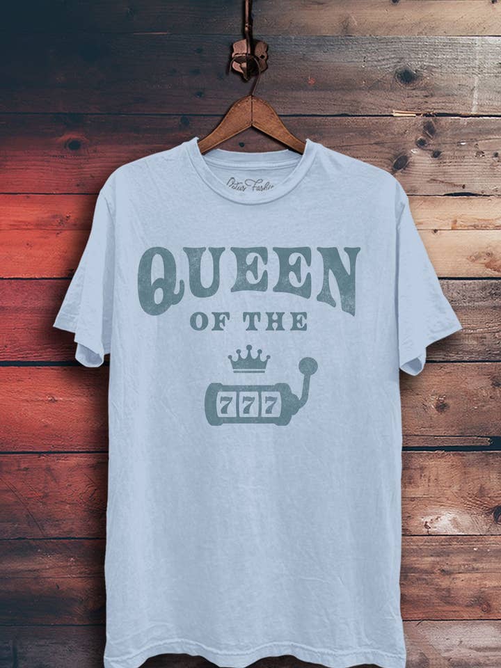 Top graphique Queen Of the Machine pour la vente par Lotus Fashion Collection
