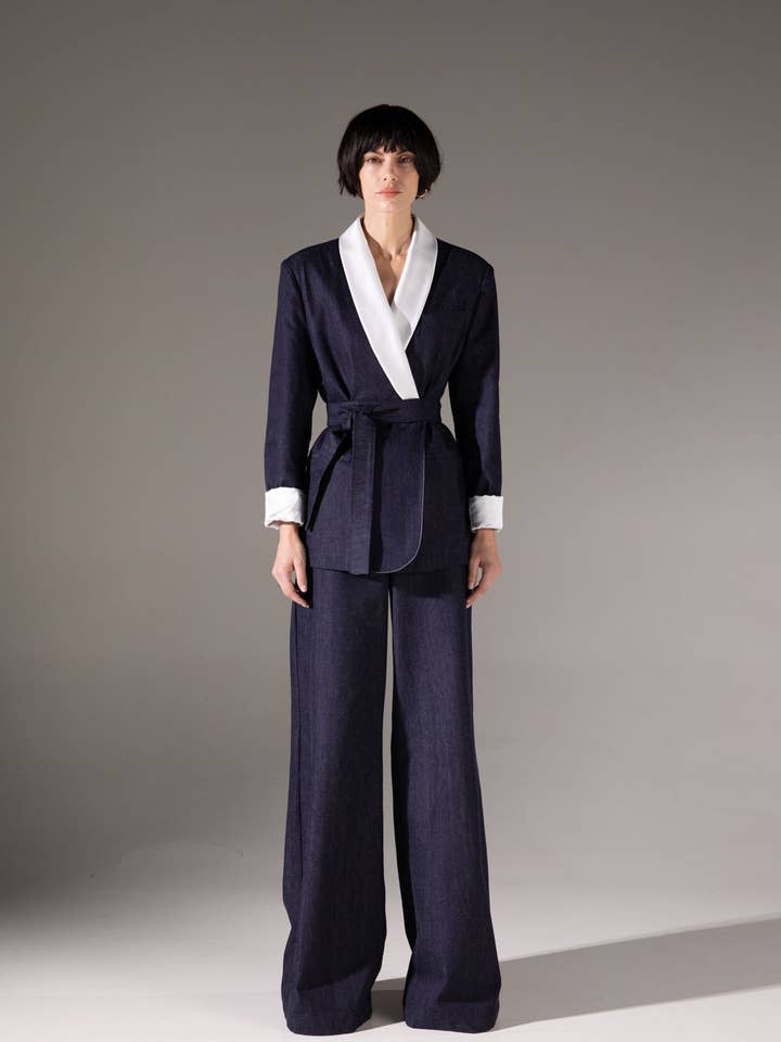 Veste en jean avec revers en satin pour la vente par simona bonacci