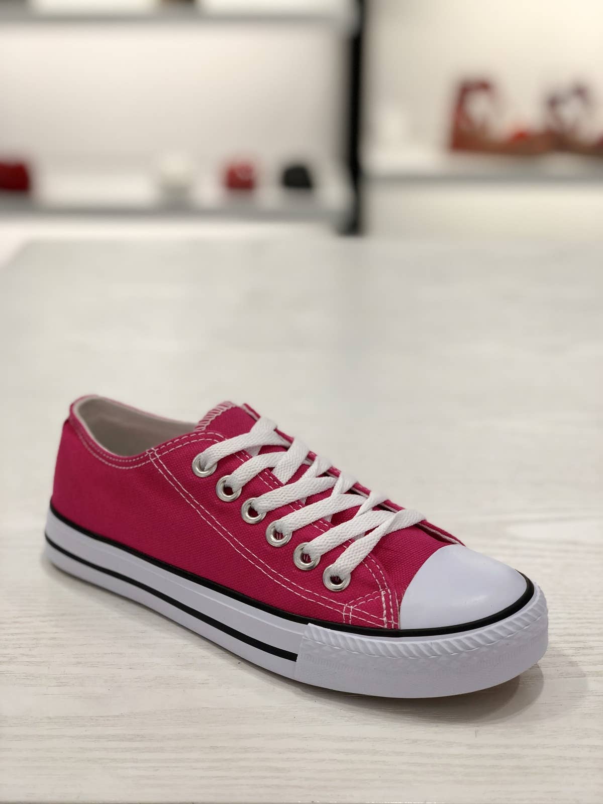 ERYNN - Wholesale Lifestyle Sneakers - Women's - Simple fabric sneakers - Yeela27
