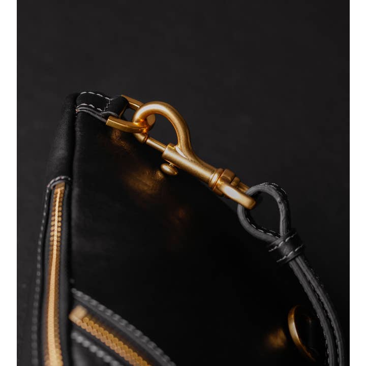 Time Resistance – wholesale Crossbody bag – Women's – Leather Chest Bag – Tales of the City21