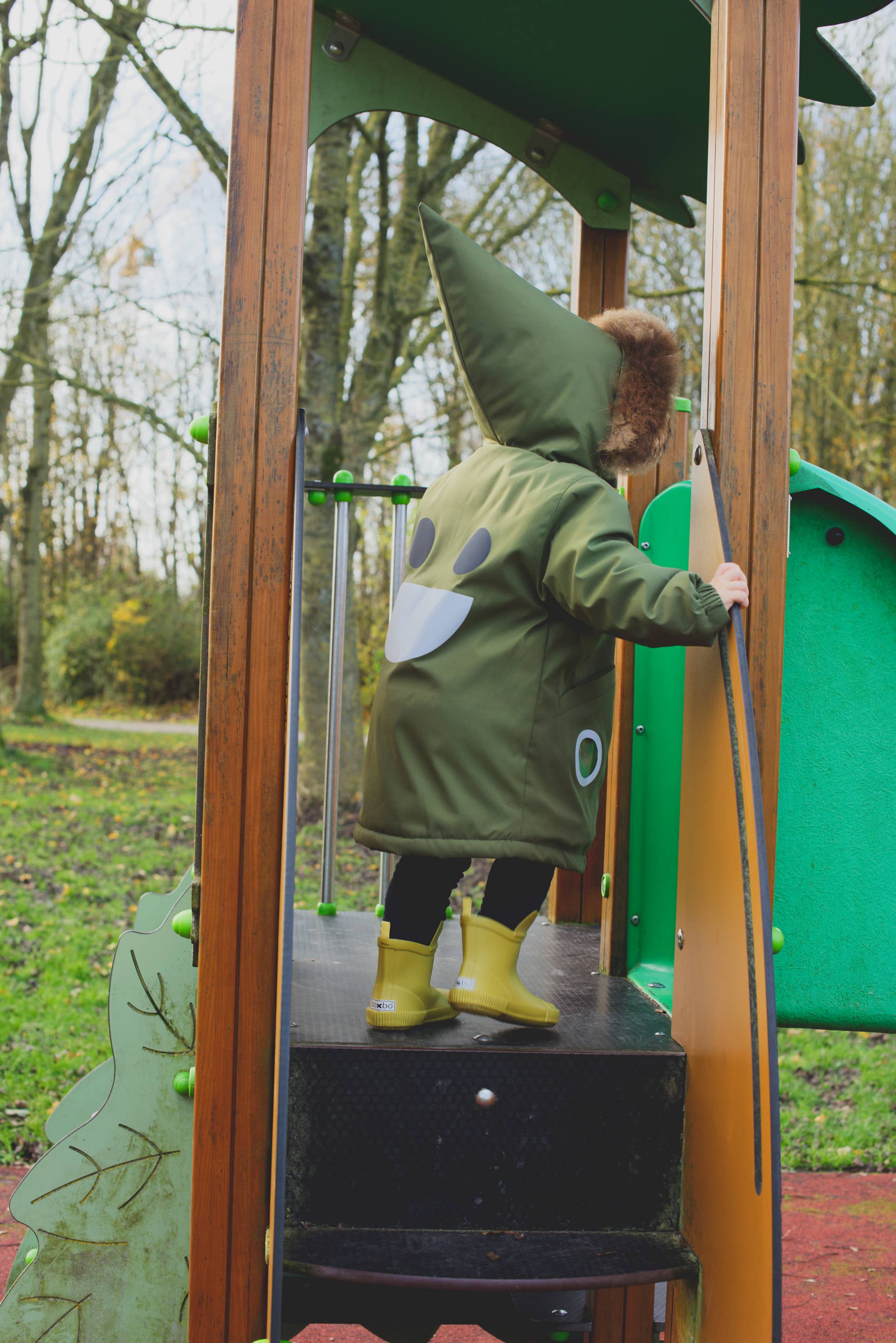 BOXBO - Wholesale Outerwear Vest - Kids - Warm Waterproof & Snowproof Kids' Winter Coat (Forest Green)5