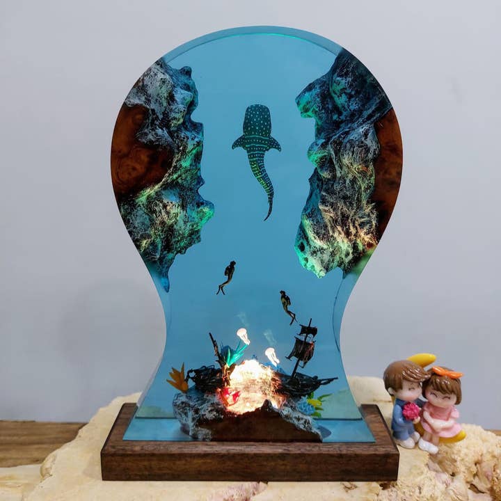 Merchemy - Wholesale Accent/Desk Lamp - Resin Lamp Whale Shark Handmade Ocean Headphone Shaped3