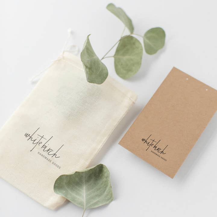 Whitebirch Handmade Goods – Großhandel Ohrhänger – Dunkelgrüne geometrische Ohrringe aus Leder und Messing