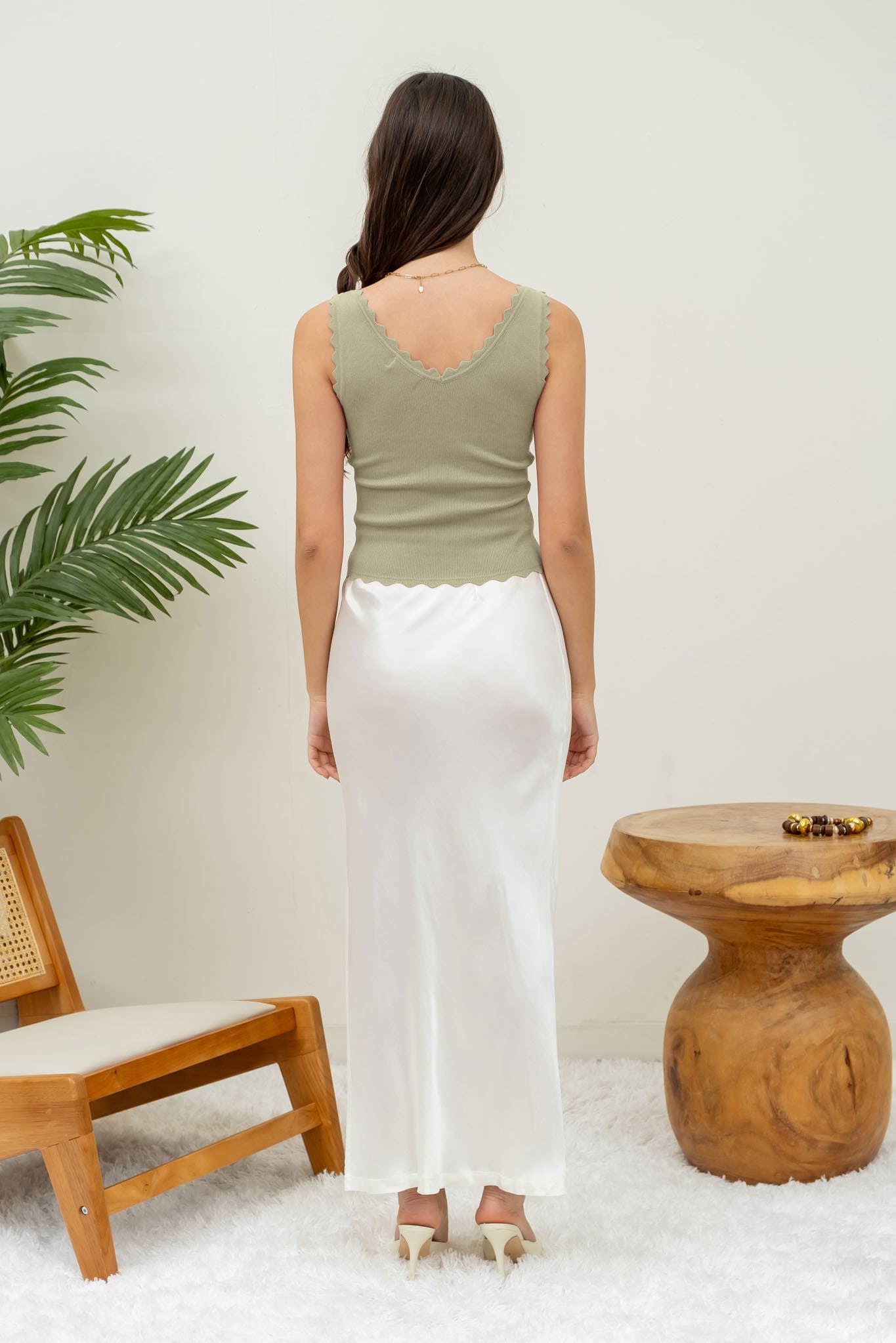 The Workshop Studio – wholesale Stickad topp - Dam – ÄRMLÖS TRÖJA MED KAMMUSSLINGSKANT STICKAD CROP TOP62