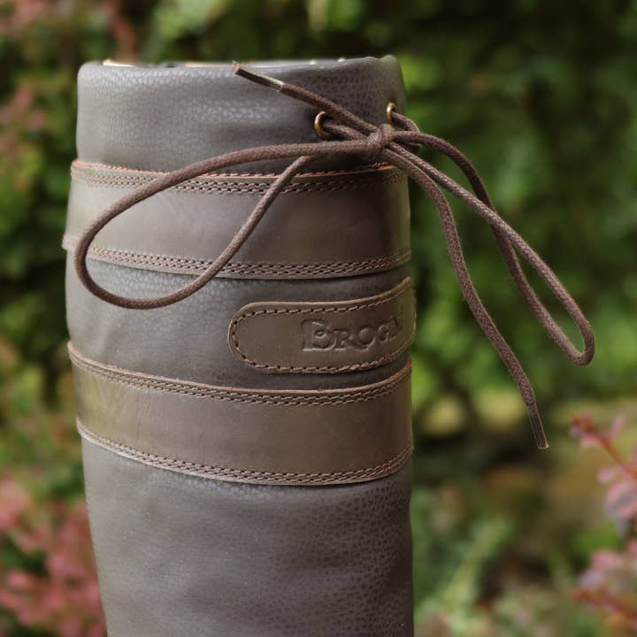 Brown WB132 Longridge Adults Country Boot for wholesale on Faire5