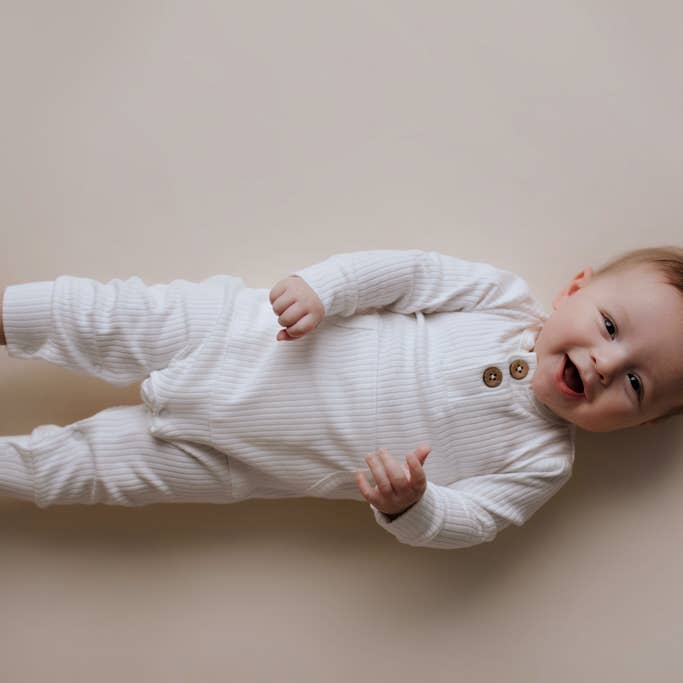 Three Little Tots - Wholesale Rompertje - Baby - Baby ribgebreide romper met zakken42