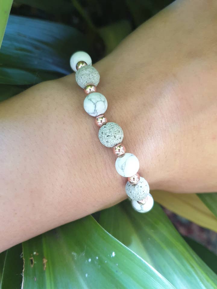 bracciale howlite rose per la vendita all'ingrosso da parte di Lapiseum