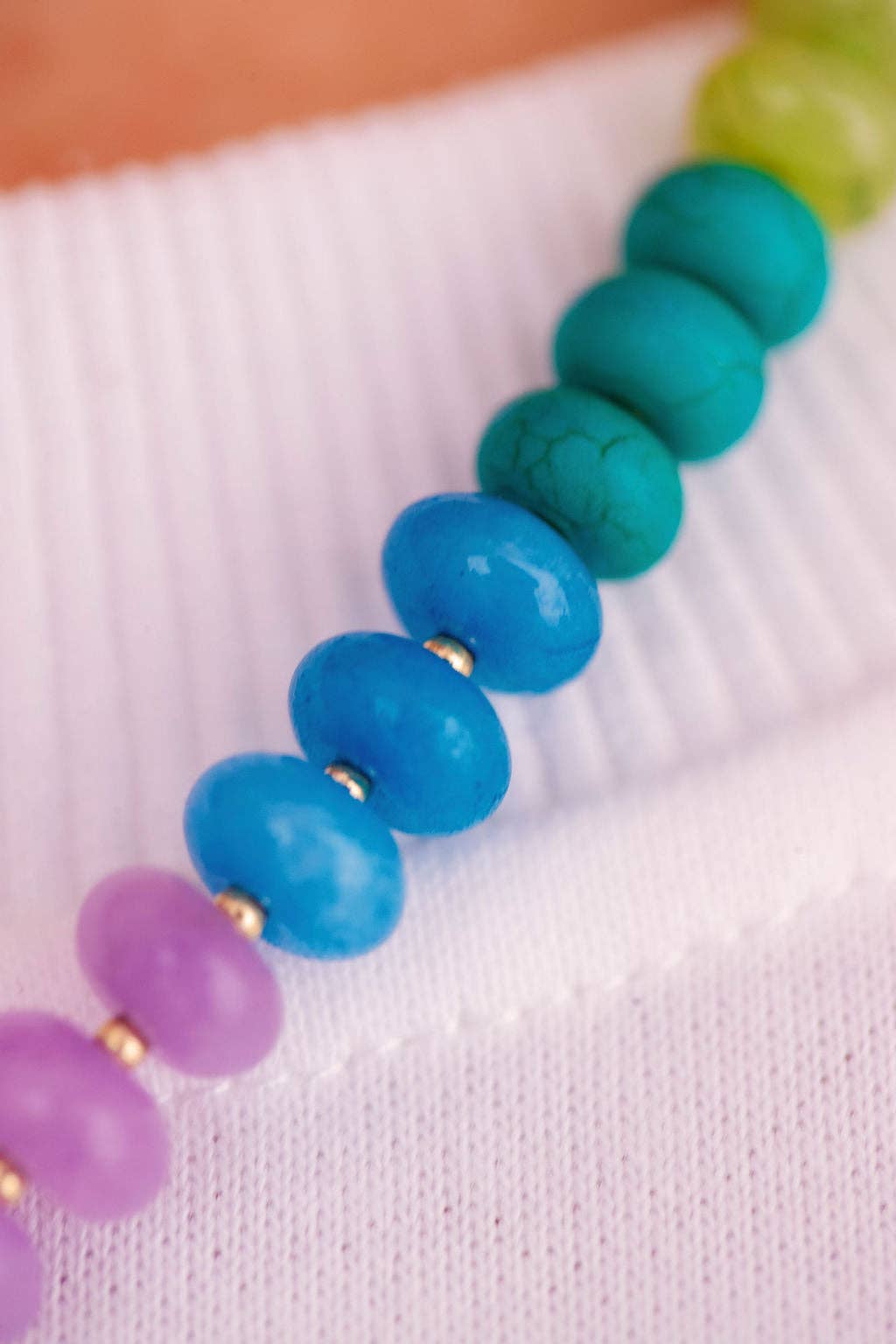 Brianna Cannon - Vente Colliers à pendentif - Collier Médaillon Arc-en-ciel3