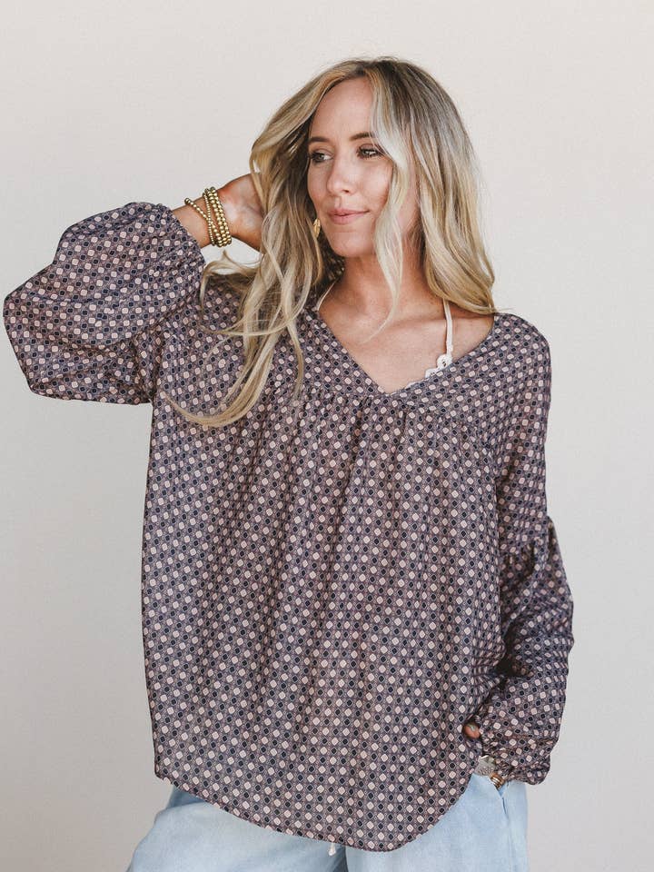 Haut imprimé Kendrix - Noir pour la vente par Three Bird Nest