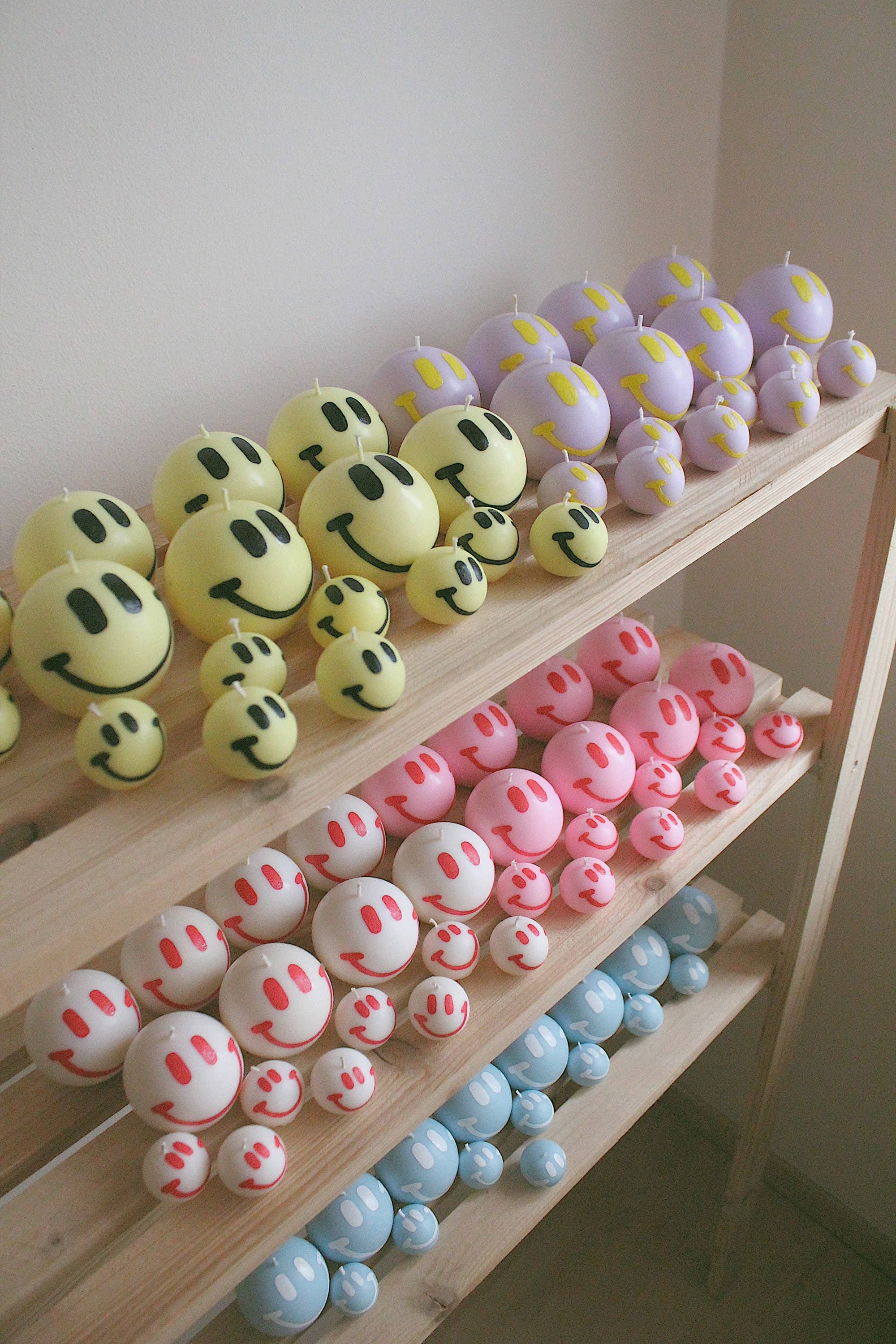 Mim Candles and Ceramics - Wholesale Novelty Candle - SMILE Ball Candle Set0