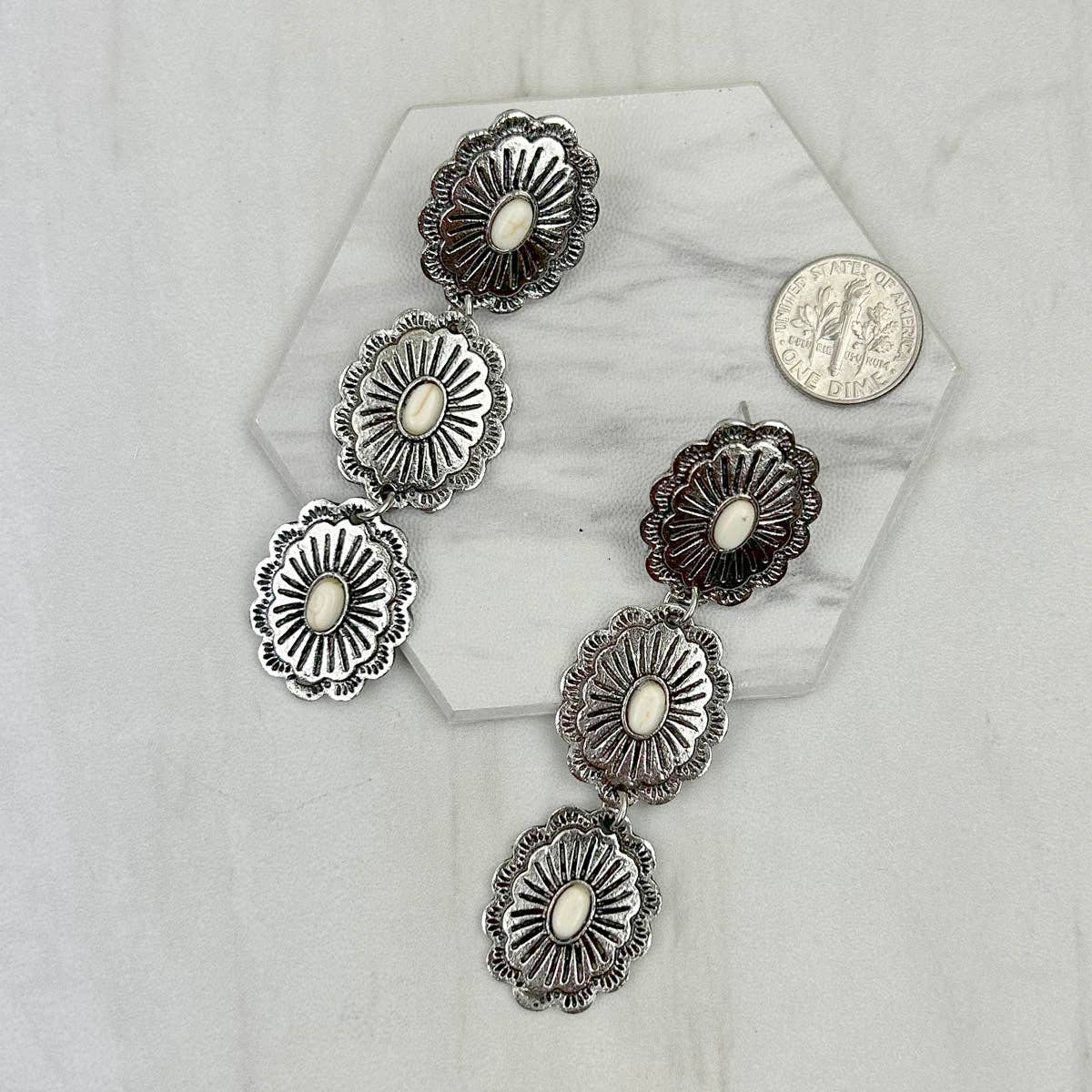 Western Elite Jewelry - Vente Boucles d'oreilles pendantes - ER231217-29 Boucles d'oreilles concho en métal argenté avec pierre bleue turquoise1